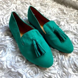 New without tags green tassel flats size 6